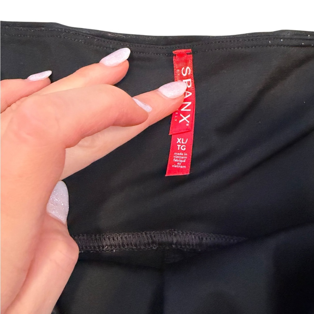 SPANX‎ Shiny Black Leggings - Picture 6 of 6